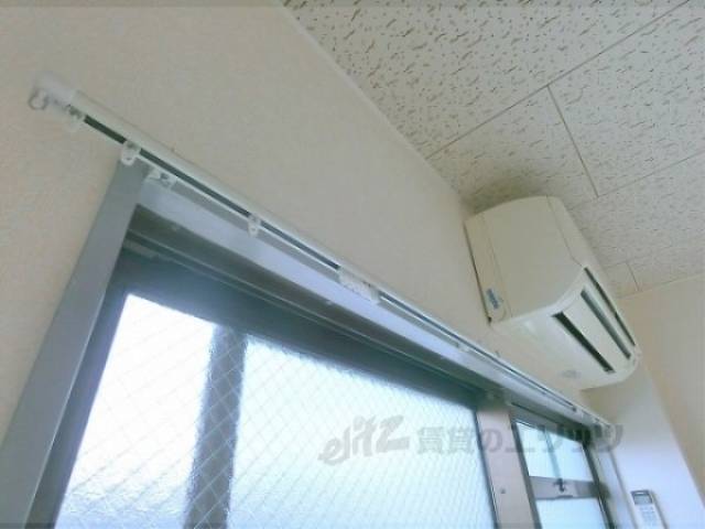 カーテンレール