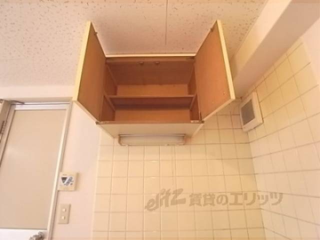 キッチン　上部収納
