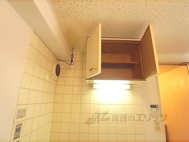 キッチン　上部収納