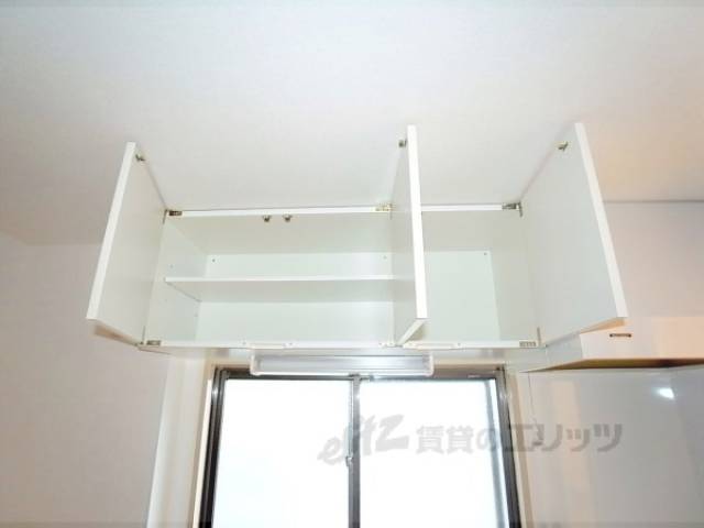 キッチン　上部収納