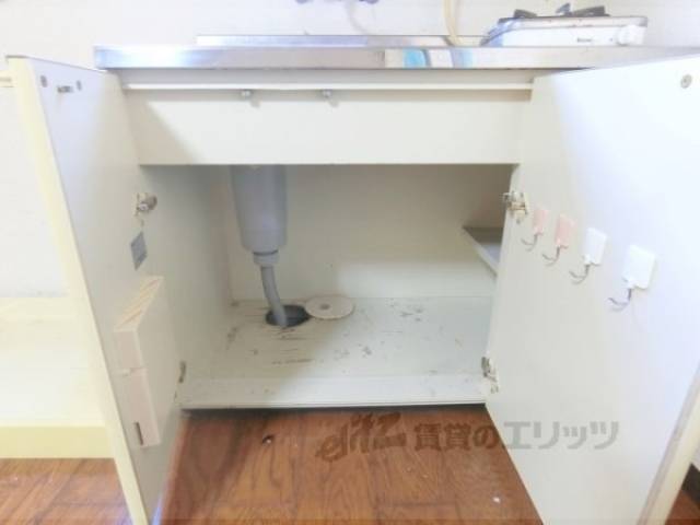 収納　キッチン下部収納