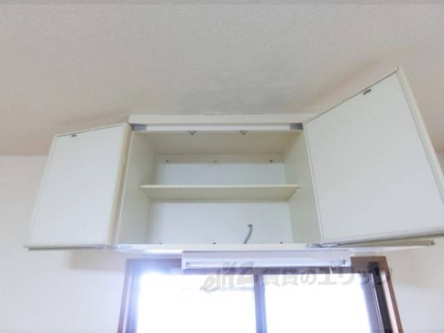 収納　キッチン上部収納
