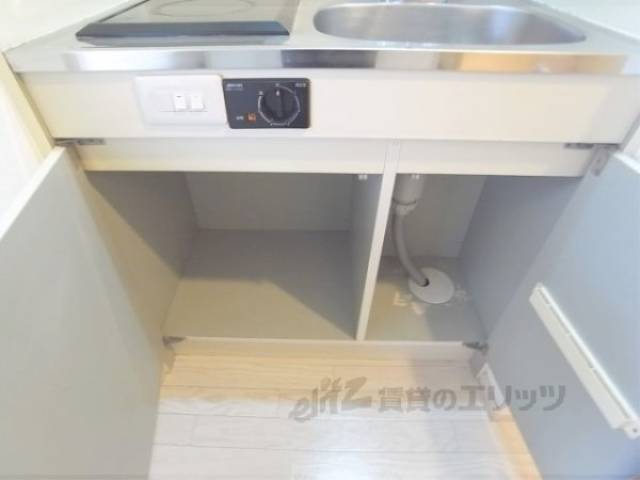 キッチン　下にも収納があります