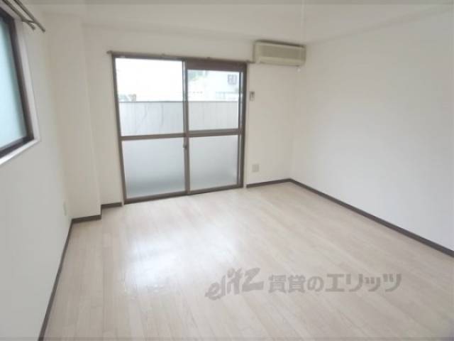 洋室　広々としています