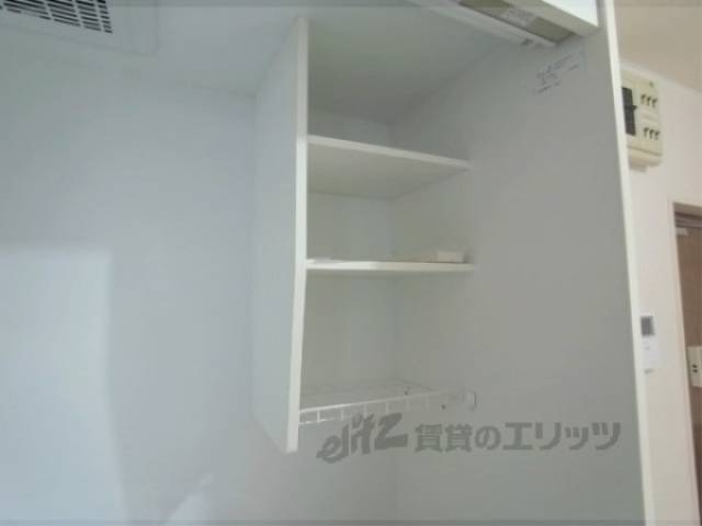 キッチン　収納棚