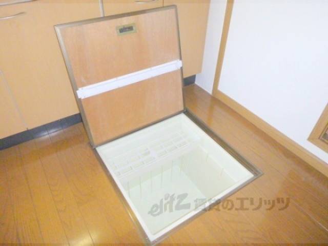 収納　床下収納