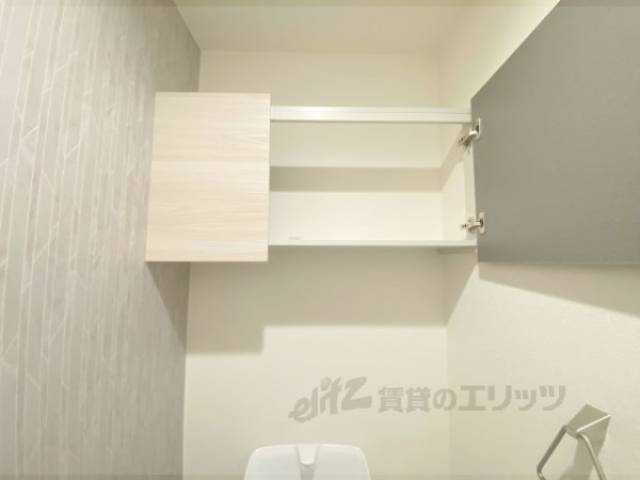トイレ　上物置