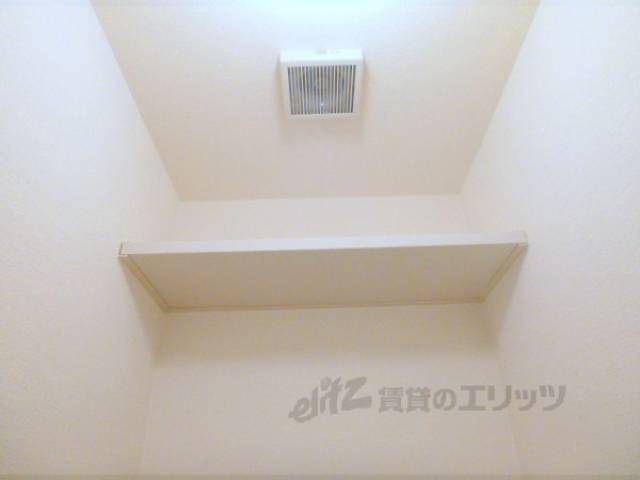 トイレ　トイレ戸棚
