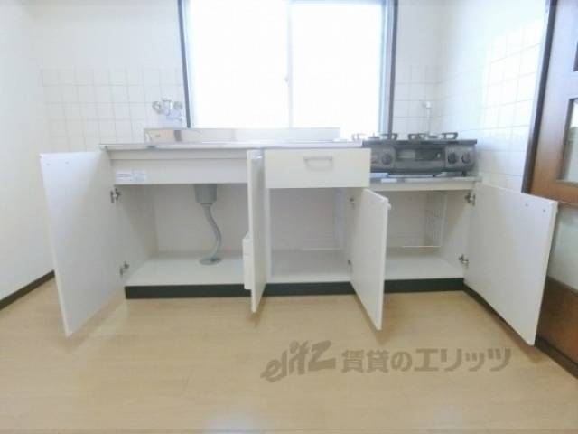 キッチン　キッチン下部収納