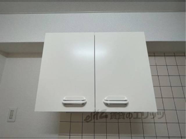 キッチン　上部収納