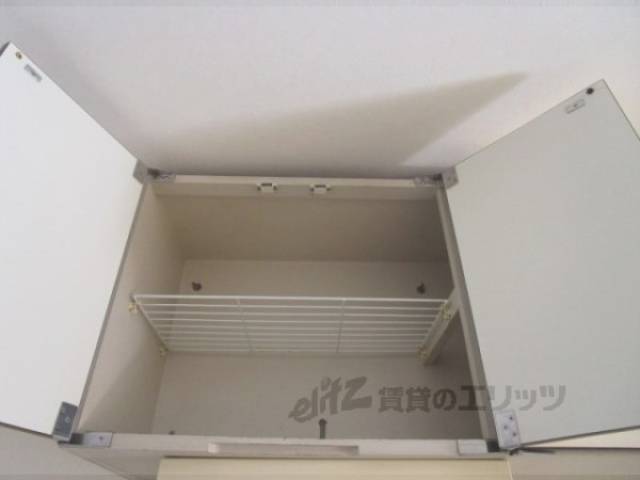 キッチン　上部収納