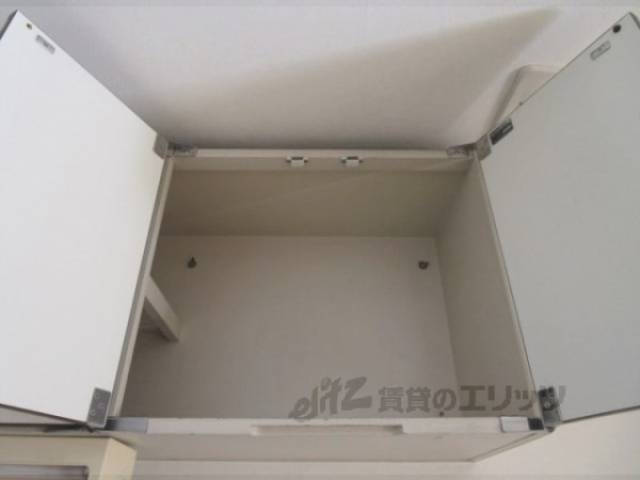 キッチン　上部収納