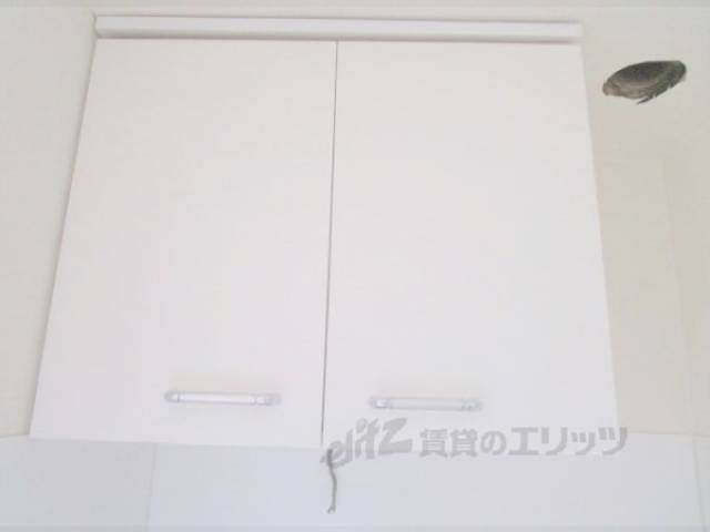キッチン　上段収納