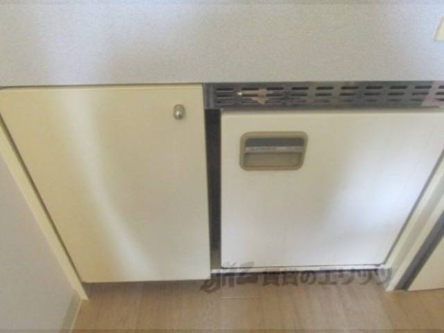 洗濯機置場　ミニ冷蔵庫