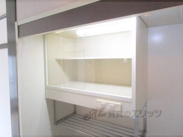 収納　上部収納