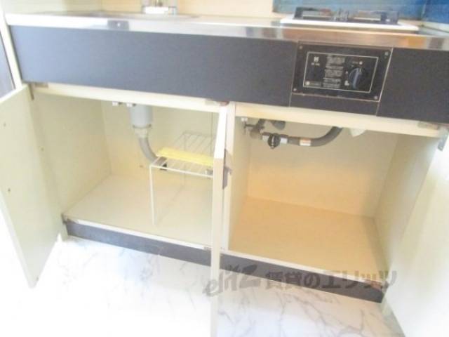 収納　下部収納