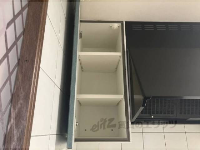 キッチン　上部収納