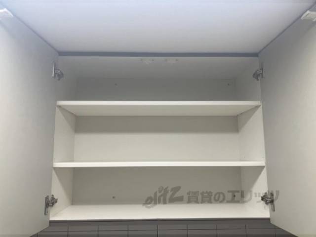 キッチン　上部収納