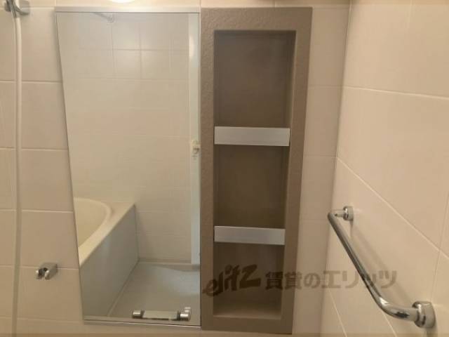 風呂　上部収納