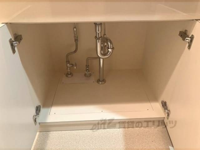 トイレ　下部収納