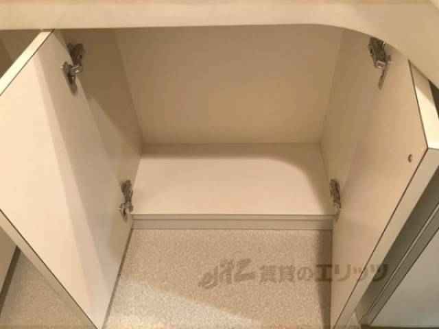 トイレ　下部収納