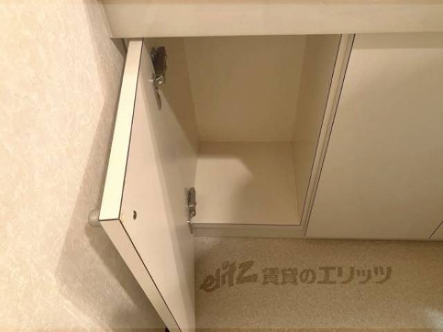 トイレ　下部収納