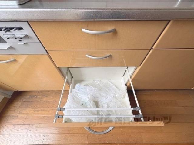 キッチン　収納