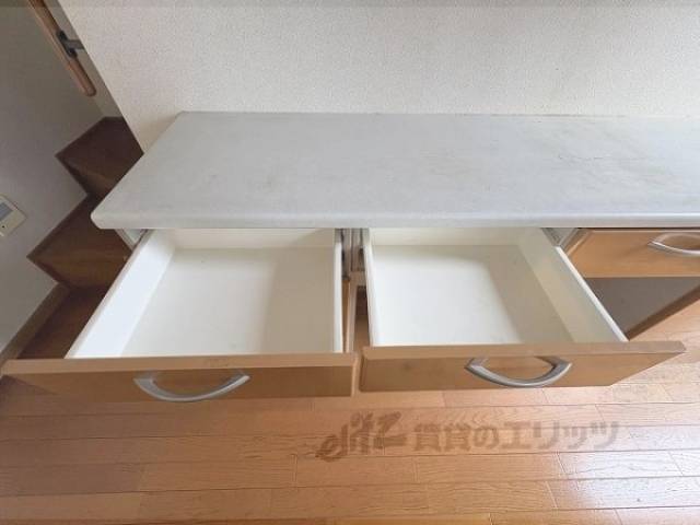 戸棚　下部収納