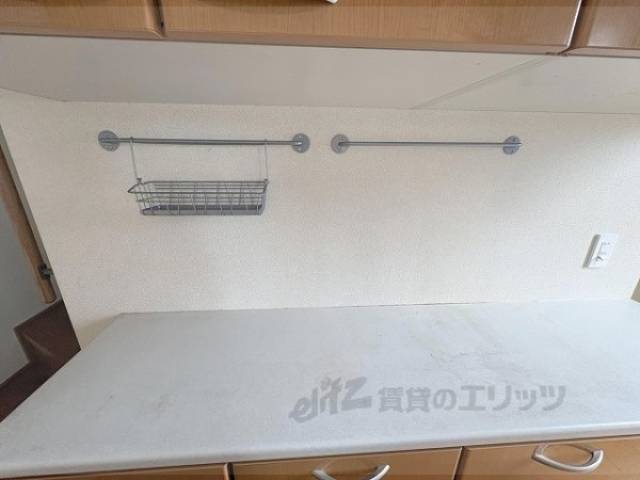 戸棚　壁掛けラック