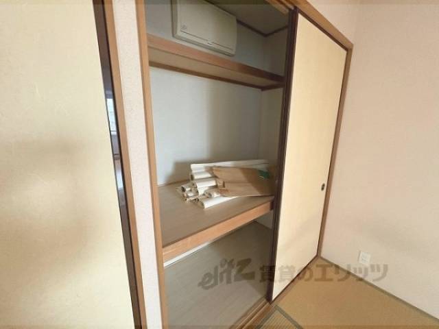 和室　収納
