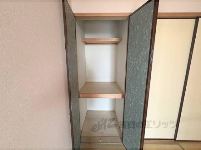 和室　収納