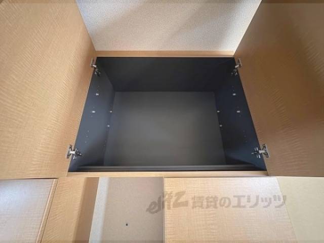 下駄箱　上部収納