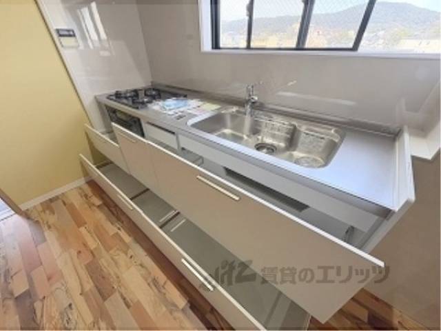 キッチン　キッチン下部収納