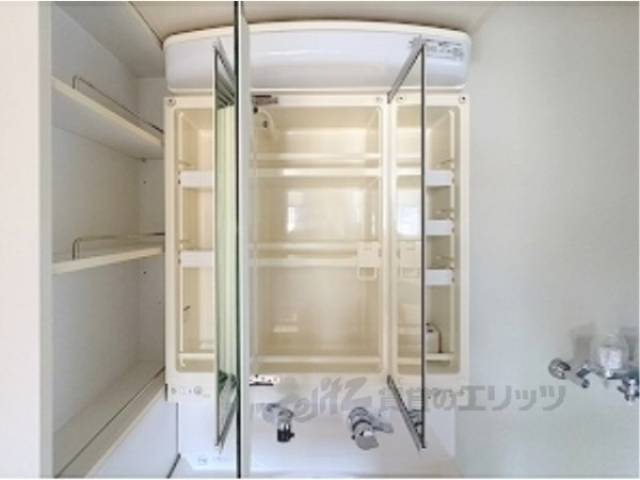 洗面所　洗面台収納