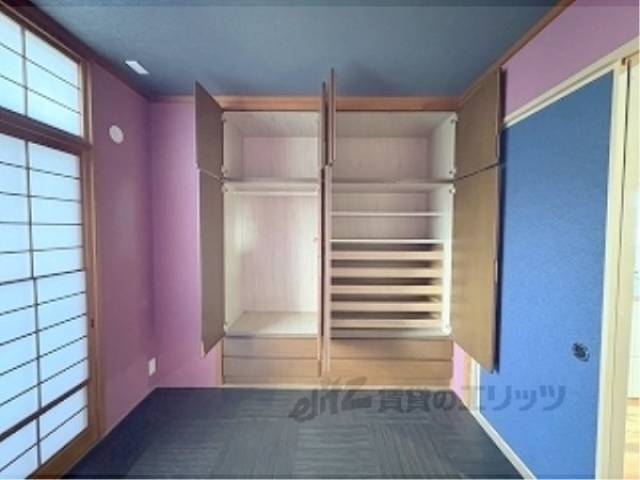 収納　北側洋室収納