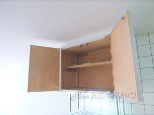 収納　キッチン上部収納