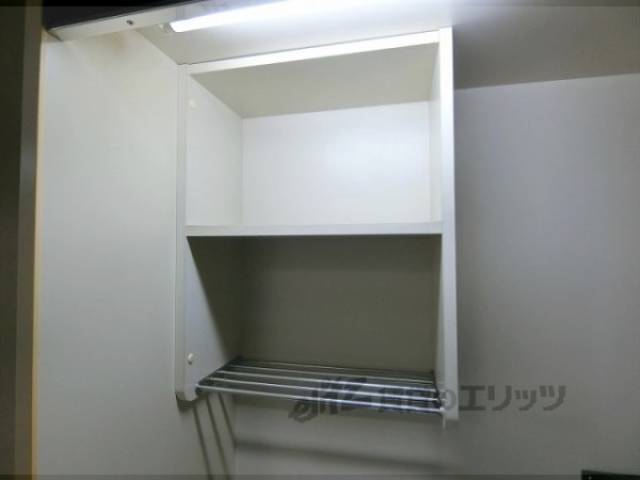 キッチン　キッチン上部収納