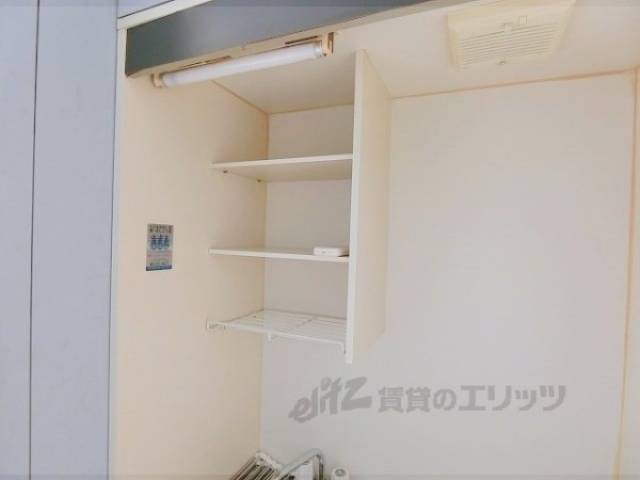 キッチン　キッチン上部収納