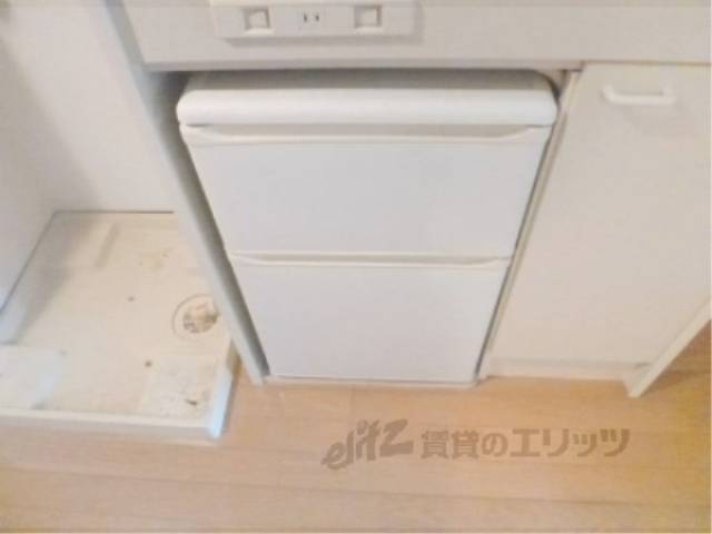 キッチン　小型冷蔵庫