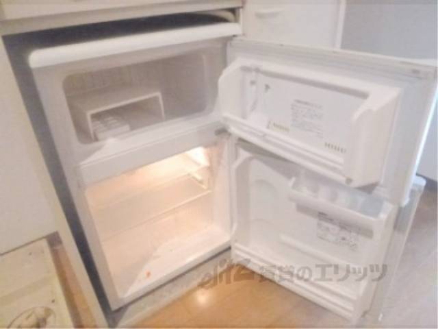 キッチン　小型冷蔵庫