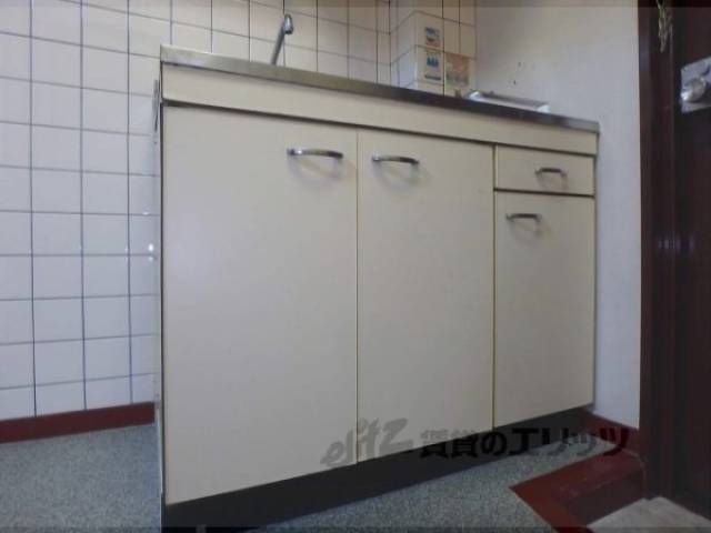 キッチン　収納下部