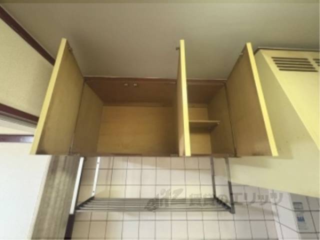 キッチン　収納上部