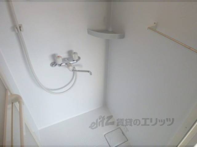 風呂　シャワー室