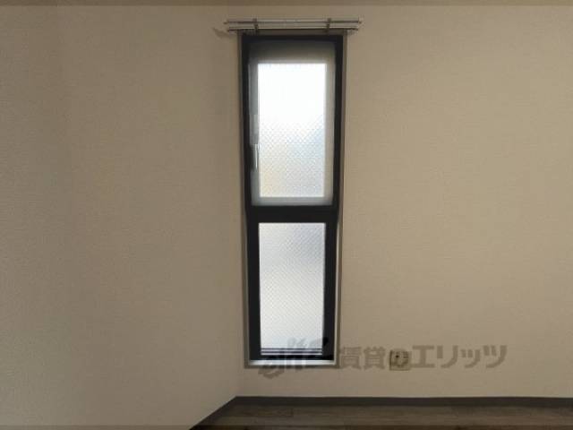 洋室　窓