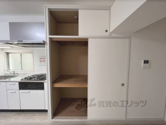 リビング　収納