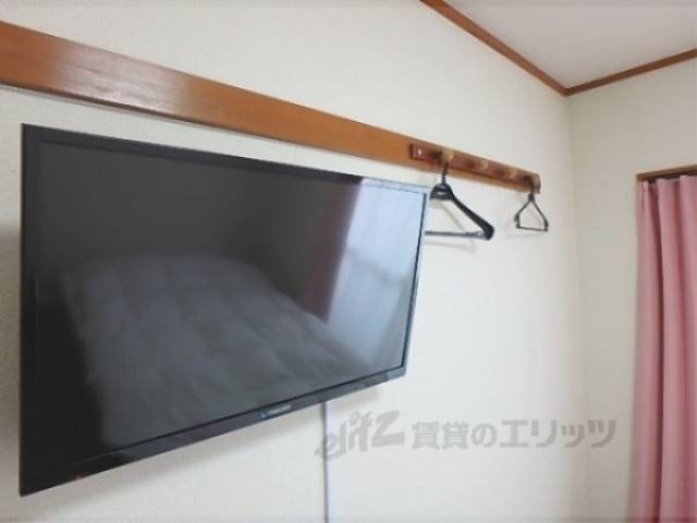 居室　壁掛けテレビ