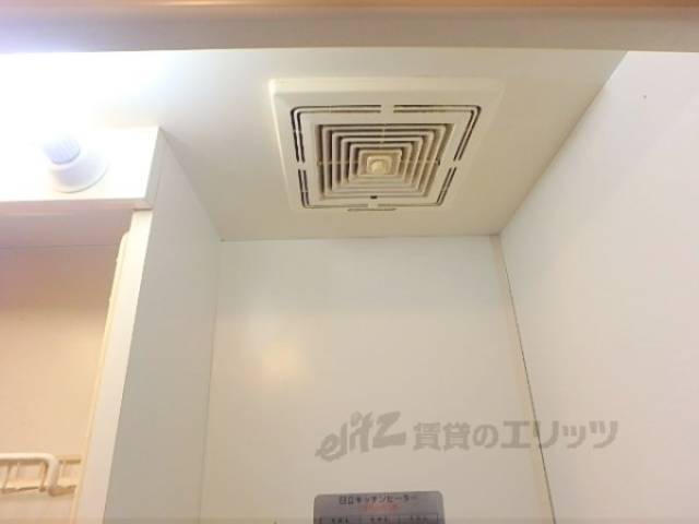 キッチン　換気扇