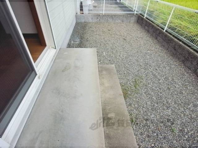 ベランダ　庭