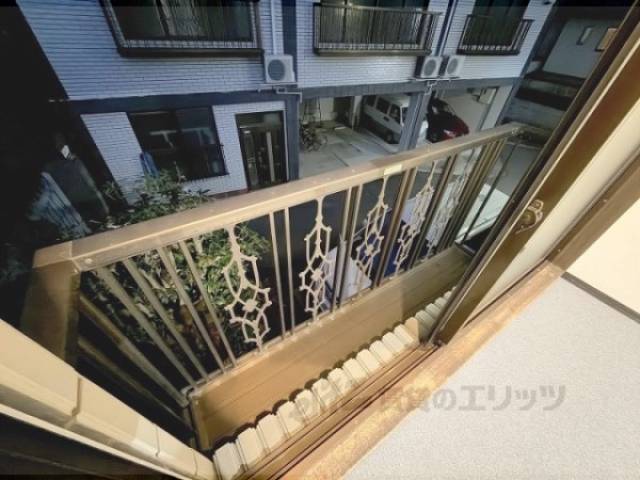 窓外側