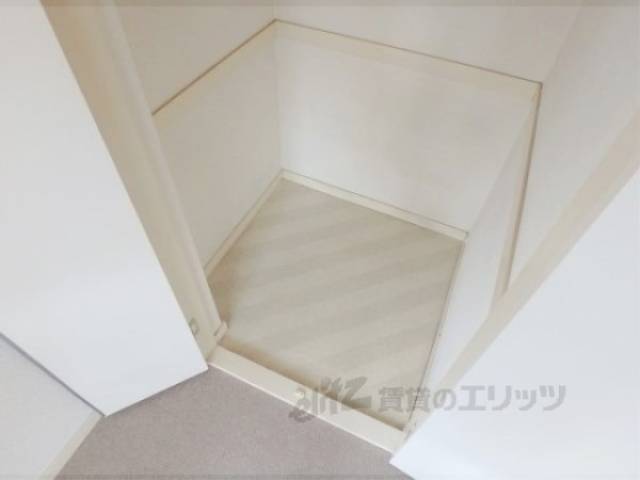 洋室　収納下部
